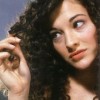 ragazza con la permanente