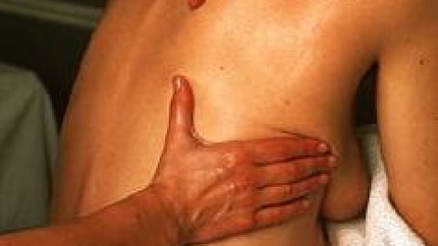 Il dorso non fa male dopo immissione di alcool