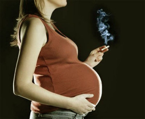 Vitamina C per chi fuma in gravidanza